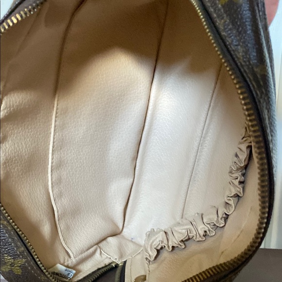 Louis Vuitton Trousse Toilette 23 Monogram Crossbody Bag 💼 - Picture 12 of 16